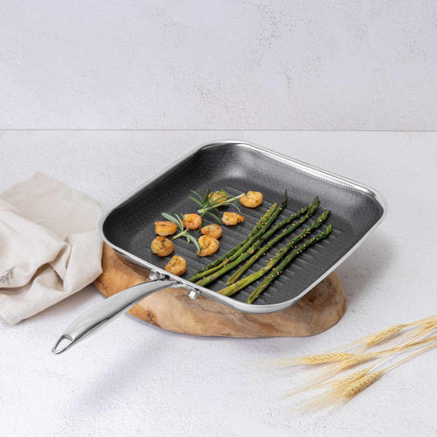 Product image of Grill pan 28cm. Part of the Eternal Collection . Features: • Material: stainless steel with laser-cut surface • Size: 28*4 cm REGISTERED DESIGN BY BERLINGER HAUS!. (Studio view). Official Berlinger Haus product, boosted by Promintra sl.