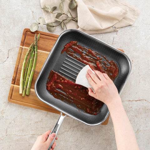 Product image of Grill pan 28cm. Part of the Eternal Collection . Features: • Material: stainless steel with laser-cut surface • Size: 28*4 cm REGISTERED DESIGN BY BERLINGER HAUS!. (Studio view). Official Berlinger Haus product, boosted by Promintra sl.