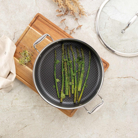 Olla Baja Con Tapa 28Cm, Imagen lifestyle