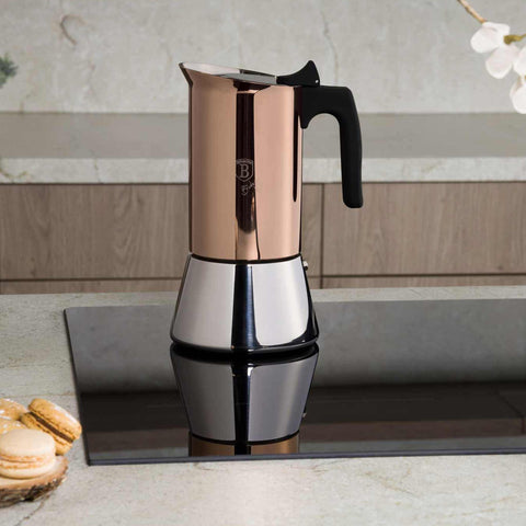 kitchen appliances,coffee maker, Imagen tipo estilo de vida: detalles y funciones.