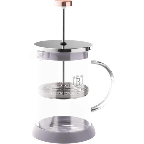 Imatge del producte de l'embolcall per a cafè i te de 600 ml. Part de la col·lecció Taupe. Característiques: • Material: acer inoxidable 18/10, vidre borosilicat (1,8 mm) • Capacitat: 600 ml • Color: taupe mat. (Vista d'estudi). Producte oficial de Berlinger, impulsat per Promintra sl.