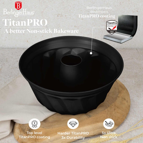 Imatge del producte de les pastilles Bundt de 25 cm. Forma part de la col·lecció Matte Black/Black Rose. Característiques: • Material: acer al carboni amb recobriment antiadherent TitanPro • Mida: 25*10,5 cm • Color: negre mat. (Vista d'estudi). Producte oficial de Berlinger, impulsat per Promintra sl.