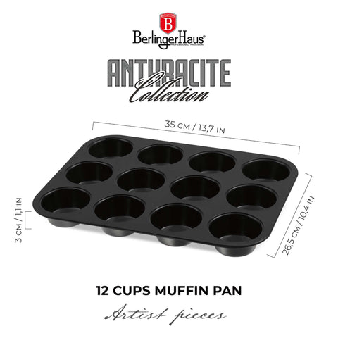 Imatge del producte de motlle per a magdalenes de 12 tasses. Part de la col·lecció Antracita. Característiques: • Material: acer al carboni amb recobriment antiadherent TitanPro • Mida: 35*26,5*3 cm • Color: antracita mat. (Vista d'estudi). Producte oficial de Berlinger, impulsat per Promintra sl.
