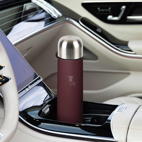 Imatge del producte de la termos de buit d'1,0 L. Part de la col·lecció Leonardo. Característiques: • Material: cos interior d'acer inoxidable 18/10 amb recobriment en pols mat • Capacitat: 1,0 L • Color: bordeus mat • Embalatge: mitja caixa de regal. (Vista d'estudi). Producte oficial de Berlinger, impulsat per Promintra sl.
