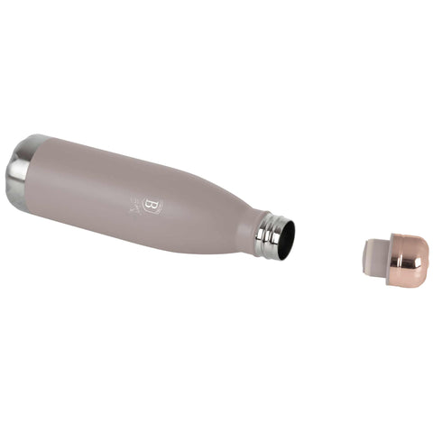 Imatge del producte de l'ampolla termos amb forma de 0,5L. Forma part de la col·lecció Taupe. Característiques: • Material: cos interior d'acer inoxidable 18/10 amb recobriment en pols mat • Capacitat: 0,5 L • Color: taupe mat • Embalatge: mitja caixa de regal. (Vista d'estudi). Producte oficial de Berlinger, impulsat per Promintra sl.