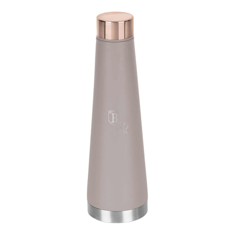 Imatge del producte de l'ampolla termos de 0,4L. Forma part de la col·lecció Taupe. Característiques: • Material: cos interior d'acer inoxidable 18/10 amb recobriment en pols mat • Capacitat: 0,4 L • Color: taupe mat • Embalatge: mitja caixa de regal. (Vista d'estudi). Producte oficial de Berlinger, impulsat per Promintra sl.