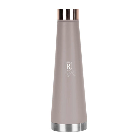 Imatge del producte de l'ampolla termos de 0,4L. Forma part de la col·lecció Taupe. Característiques: • Material: cos interior d'acer inoxidable 18/10 amb recobriment en pols mat • Capacitat: 0,4 L • Color: taupe mat • Embalatge: mitja caixa de regal. (Vista d'estudi). Producte oficial de Berlinger, impulsat per Promintra sl.