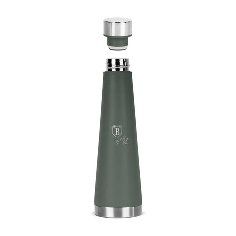 Imatge del producte de l'ampolla termos de 0,4L. Forma part de la col·lecció Verd Mat. Característiques: • Material: cos interior d'acer inoxidable 18/10 amb recobriment en pols mat • Capacitat: 0,4 L • Color: verd mat • Embalatge: mitja caixa de regal. (Vista d'estudi). Producte oficial de Berlinger, impulsat per Promintra sl.
