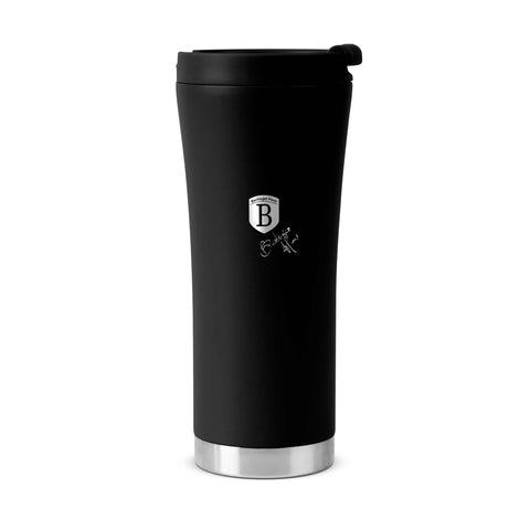 Imagem do produto: Caneca de café de 0,5L. Parte da Coleção Preto Fosco. Características: • Material: corpo interno em aço inoxidável 18/10, tampa: plástico com revestimento em pó fosco • Capacidade: 0,5 L • Cor: preto e prata • Embalagem: meia caixa de presente. (Vista do estúdio). Produto oficial Berlinger Haus, impulsionado por Promintra sl.