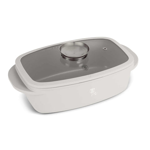 Product image of Roaster with glass lid and aroma knob. Part of the Sahara Collection . Features: • Material: cast aluminium with 2 layer titanPro non-stick coating • Size: Ø32*21*10,6 cm • Capacity: 6 L • Color: matt cream. (Studio view). Official Berlinger Haus product, boosted by Promintra sl.
