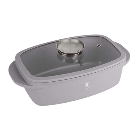 Product image of Roaster with glass lid and aroma knob. Part of the Taupe Collection . Features: • Material: cast aluminium with 2 layer titanPro non-stick coating • Size: Ø32*21*10,6 cm • Capacity: 6 L • Color: matt taupe. (Studio view). Official Berlinger Haus product, boosted by Promintra sl.