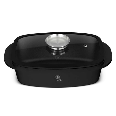 Product image of Roaster with glass lid and aroma knob. Part of the Matte Black Collection . Features: • Material: cast aluminium with 2 layer titanPro non-stick coating • Size: Ø32*21*10,6 cm • Capacity: 6 L • Color: matt black. (Studio view). Official Berlinger Haus product, boosted by Promintra sl.