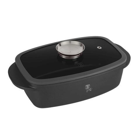 Product image of Roaster with glass lid and aroma knob. Part of the Anthracite Collection . Features: • Material: cast aluminium with 2 layer titanPro non-stick coating • Size: Ø32*21*10,6 cm • Capacity: 6 L • Color: matt anthracite. (Studio view). Official Berlinger Haus product, boosted by Promintra sl.