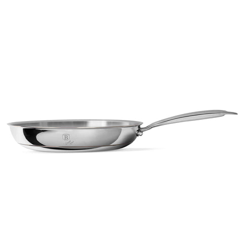 Product image of Frypan 28cm. Part of the Copper Touch Collection . Features: • Material: stainless steel, aluminium, copper • Size: 28*5,5 cm • Color: stainless steel with copper line. (Studio view). Official Berlinger Haus product, boosted by Promintra sl.