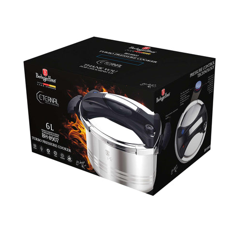 Imatge del producte de l'olla a pressió Turbo de 6L. Forma part de la col·lecció Eternal. Característiques: • Material: acer inoxidable 304 = 18/10 • Capacitat: 6L. (Vista d'estudi). Producte oficial de Berlinger, impulsat per Promintra sl.