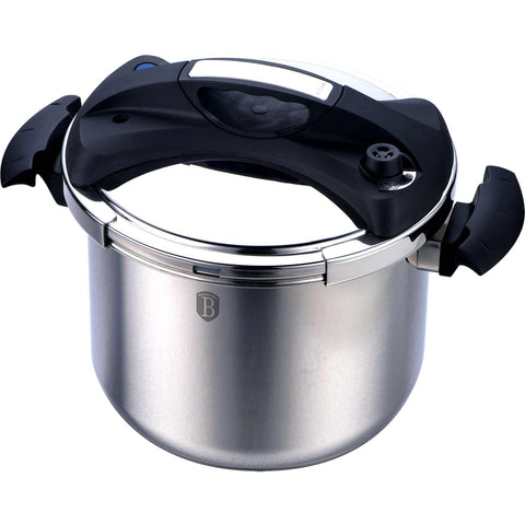 Product image of Turbo pressure cooker 6L. Part of the Eternal Collection . Features: • Material: 304 = 18/10 Stainless steel • Capacity: 6L • Size: 22*17,2 cm. (Studio view). Official Berlinger Haus product, boosted by Promintra sl.