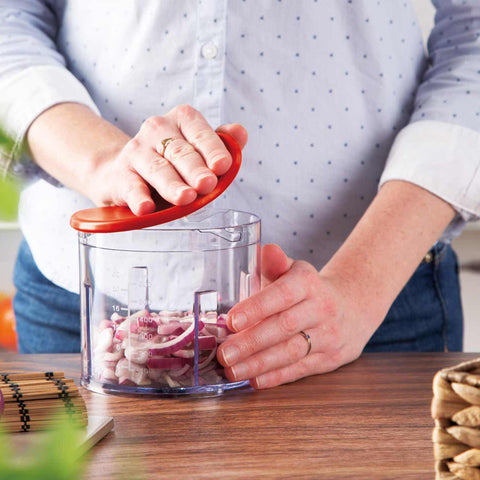 kitchen utensils,slicer & chopper, Imagen tipo estilo de vida: detalles y funciones.