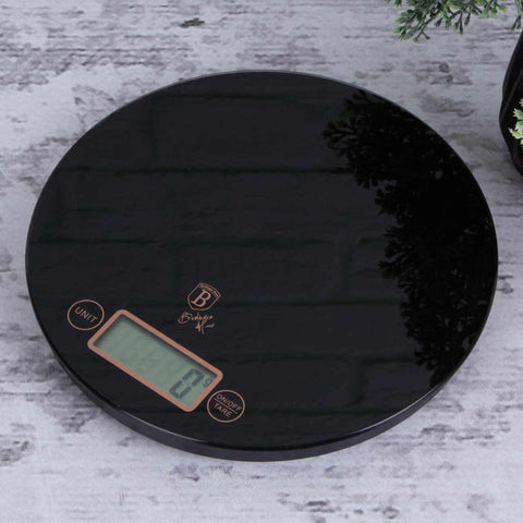 Báscula De Cocina Digital De Vidrio Con Capacidad De 5 Kg., Imagen lifestyle