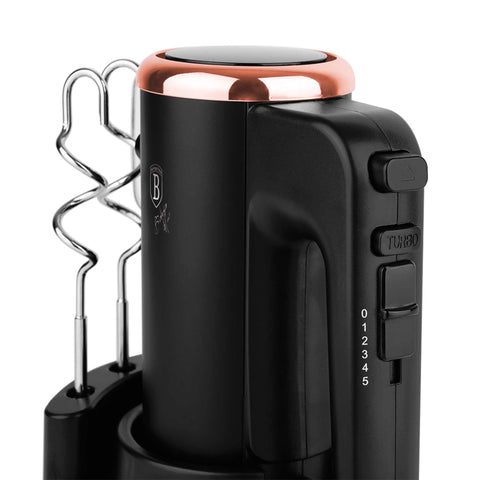 Product image of Hand mixer with stand. Part of the Black Rose Collection . Features: • Material: plastic and stainless steel • Include: • 2 pcs beaters for eggs and cream • 2 pcs hooks for mixing dough • Voltage: 220-240 V, 50/60 Hz.... (Studio view). Official Berlinger Haus product, boosted by Promintra sl.