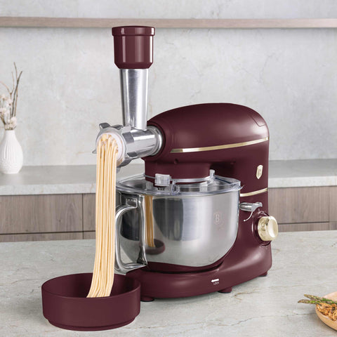 BH/9531, Robot de cocina multifunción 4 en 1, Matt Bordeaux, robot de cocina, multiusos, eléctrico, batidora de pie, robot de cocina, Imagen tipo estilo de vida: detalles y funciones.