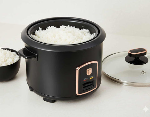 Product image of Electric rice cooker. Part of the Black Rose Collection . Features: • Material: stainless steel, aluminum, glass, plastic • 220-240V 50 / 60Hz 700W • Capacity: 1,8L, 10 cups • Length of power cord: 110 cm • Color: b.... (Studio view). Official Berlinger Haus product, boosted by Promintra sl.