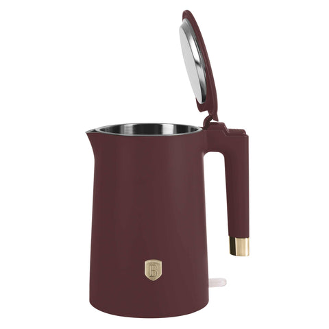 Product image of Double wall kettle. Part of the Leonardo Collection . Features: • Material: 18/10 stainless steel inside, plastic outside • Capacity: 1,7L • Voltage: 220-240V,50/60Hz • Power: 1800 W • Color: matt bordeaux. (Studio view). Official Berlinger Haus product, boosted by Promintra sl.