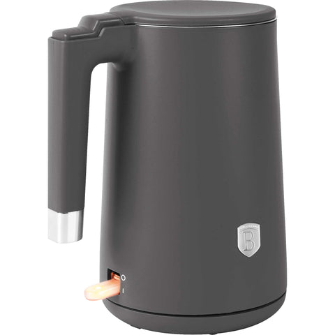 Imagem do produto: Chaleira de parede dupla. Parte da Coleção Antracite. Características: • Material: aço inoxidável 18/10 no interior, plástico no exterior • Capacidade: 1,7L • Voltagem: 220-240V, 50/60Hz • Potência: 1800 W • Cor: antracite fosco. (Imagem de estúdio). Produto oficial Berlinger Haus, com o apoio da Promintra sl.