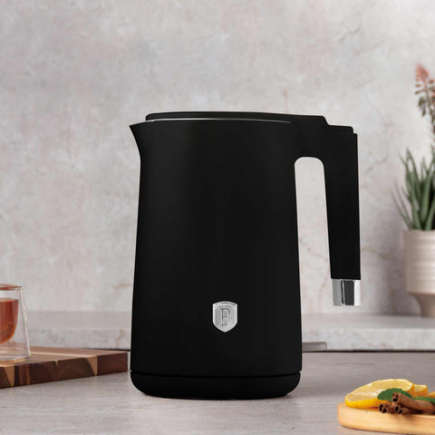 Product image of Double wall kettle. Part of the Black Vantage Collection/Matte Black Collection/Black Silver Collection . Features: • Material: 18/10 stainless steel inside, plastic outside • Capacity: 1,7L • Voltage: 220-240V,50/60Hz • Power: 1800 W • Color: matt black. (Studio view). Official Berlinger Haus product, boosted by Promintra sl.