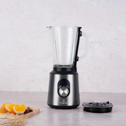 Imatge del producte de la batedora de taula amb recipient de VIDRE d'1,5 L i 1000 W. Forma part de la Metallic Line Carbon Pro Edition. Característiques: • Material: acer inoxidable, vidre, plàstic • Potència: 1000 W • Voltatge: 220-240 V, 50-60 Hz • Recipient de vidre d'1,5 L amb doble sistema de bloqueig de seguretat (ambdós en...). (Vista d'estudi) per a la marca oficial de Berlinger Haus.