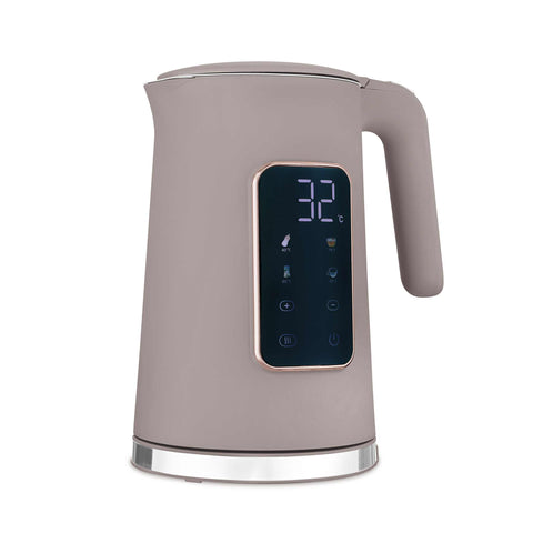 Imagem do produto: Chaleira elétrica digital. Parte da Coleção Taupe. Características: • Material: Interior em aço inoxidável 18/10, exterior em plástico • Capacidade: 1,7L • Voltagem: 220-240V, 50/60Hz • Potência: 2200W • Comprimento do cabo de alimentação: 70-75 cm • Co.... (Vista de estúdio). Produto oficial Berlinger Haus, com o apoio da Promintra sl.