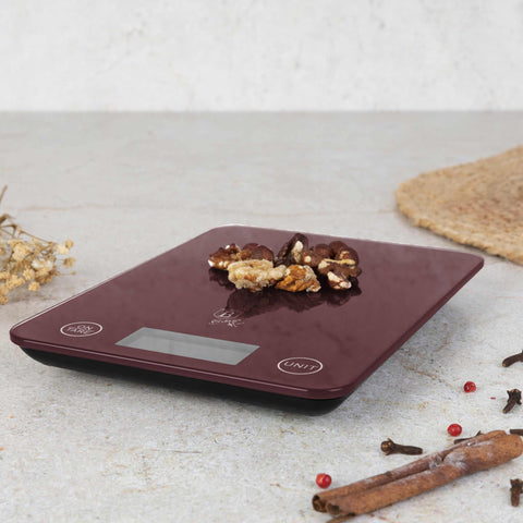 Product image of Digital glass kitchen scale capacity 5kg. Part of the Leonardo Collection . Features: • Material: tempered glass and plastic • Capacity: 5 kg • Size: 19,5*14,5 cm • Weight unit: g/oz/ml/lb/fl • 2 pcs AAA battery included • Color: bor.... (Studio view). Official Berlinger Haus product, boosted by Promintra sl.