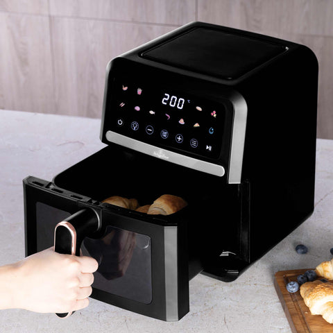 Product image of Air fryer 5L visible window. Part of the Black Rose Collection . Features: • Power: 220-240V, 50/60Hz 1500W • Temperature control: 40-200℃ • XL SIZE: food basket with non-stick coating 5L • DIGITAL • Size: 26*32,4*30,6 cm .... (Studio view). Official Berlinger Haus product, boosted by Promintra sl.