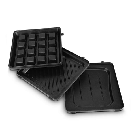 Imatge del producte de la sandvitx 3 en 1 amb plats desmuntables. Part de la col·lecció Black Rose. Característiques: • Material: alumini, plàstic • Potència: 650 W • Voltatge: 220-240 V, 50/60 Hz • Mida del plat: 14*14 cm • Revestiment ANTIADHERENT • Longitud del cable d'alimentació: 80 c... (Vista d'estudi). Producte oficial de Berlinger, impulsat per Promintra sl.