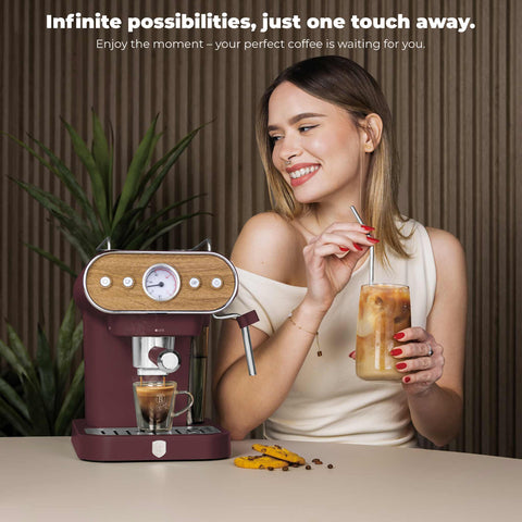 Imatge del producte de la cafetera Espresso 3 en 1. Part de la col·lecció Leonardo Nordic. Característiques: • Material: acer inoxidable, plàstic • Potència: 950 W • Voltatge: 220-240V 50-60 Hz • Dipòsit d'aigua d'1,2 L • Filtre per a 1 i 2 tasses • Cullera de plàstic 2 en 1 amb... (Vista d'estudi). Producte oficial de Berlinger, impulsat per Promintra sl.