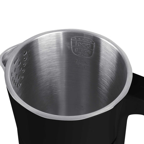 Product image of Double wall kettle. Part of the Black Rose Collection . Features: • Material: 18/10 stainless steel inside, plastic outside • Capacity: 1,7L • Voltage: 220-240V,50/60Hz • Power: 1850-2200 W • Size: 21,6*15,5*26,2 .... (Studio view). Official Berlinger Haus product, boosted by Promintra sl.