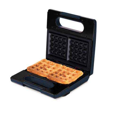 Product image of Sandwich maker. Part of the Deep Sea Collection . Features: • Material: aluminium, bakelite • Power: 650-780 W • Voltage: 220-240 V, 50/60Hz • Plate size: 22,5*13 cm • NON-STICK coating • Length of power cor.... (Studio view). Official Berlinger Haus product, boosted by Promintra sl.