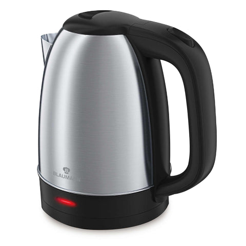 Product image of Electric kettle. Part of the Blaumann/Black Silver Collection . Features: • Material: stainless steel • Capacity: 1,7 L • Voltage: 220-240V, 50-60Hz • Power: 1800W • Color: black- silver. (Studio view). Official Berlinger Haus product, boosted by Promintra sl.