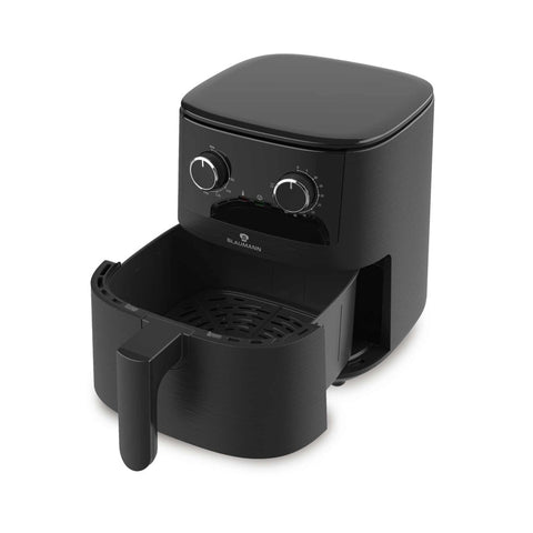 Imatge del producte de la fregidora d'aire de 5L. Part de la col·lecció Blaumann/Black Silver. Característiques: • Potència: 220-240V, 50/60Hz, 1180-1400W • Control de temperatura: 80-200℃ • MIDA XL: 5L • Safata i cistella antiadherents - aptes per a rentaplats • Color: negre-s... (Vista d'estudi). Producte oficial de Berlinger, impulsat per Promintra sl.