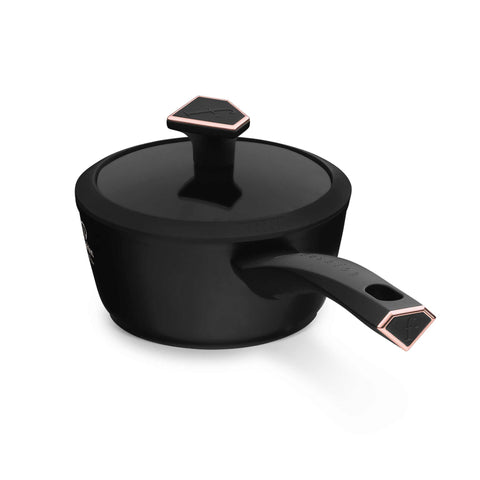 Imagem do produto: Panela com tampa de 16 cm. Parte da linha PRETO FOSCO - OURO ROSA. Características: • Material: alumínio forjado com revestimento antiaderente TitanPro • Panela Ø16*7 cm 1,2 L • Cor: preto fosco - ouro rosa. (Imagem ilustrativa). Produto oficial Berlinger Haus, com o apoio da Promintra sl.