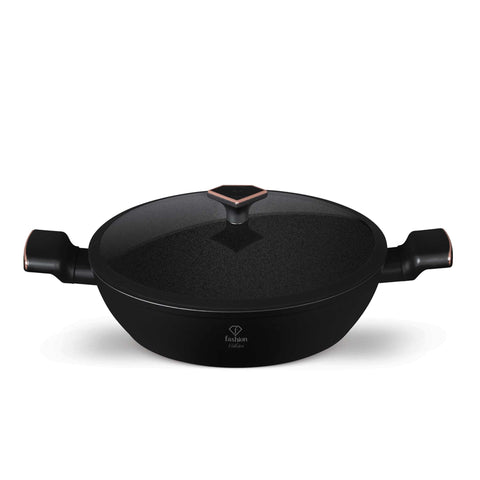 Product image of Shallow pot with lid 30cm. Part of the MATTE BLACK- ROSE GOLD . Features: • Material: forged aluminum with non-stick titanPro coating • Shallow pot with lid Ø30*8 cm 4,5L • Color: matt black- rose gold. (Studio view). Official Berlinger Haus product, boosted by Promintra sl.