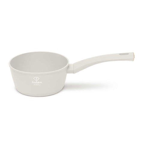 Imatge del producte de Salze pa 16cm. Part de la sèrie MATTE CREAM-GOLD. Característiques: • Material: alumini forjat amb recobriment antiadherent TitanPro • Salze pa Ø16*7 cm 1,2L • Color: crema-daurat mat. (Vista d'estudi). Producte oficial de Berlinger, impulsat per Promintra sl.