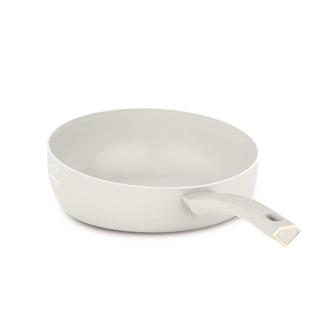 Product image of Flip frypan 26cm. Part of the MATTE CREAM- GOLD . Features: • Material: pressed aluminum with non-stick titanPro coating • Flip frypan Ø26 cm 2,8L • Color: matt cream- gold. (Studio view). Official Berlinger Haus product, boosted by Promintra sl.