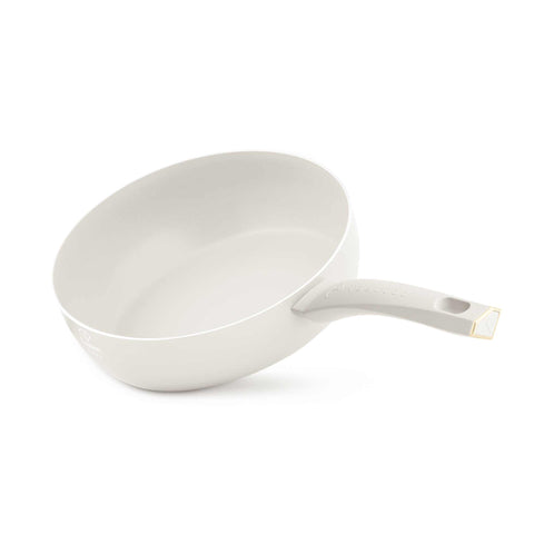 Product image of Flip frypan 26cm. Part of the MATTE CREAM- GOLD . Features: • Material: pressed aluminum with non-stick titanPro coating • Flip frypan Ø26 cm 2,8L • Color: matt cream- gold. (Studio view). Official Berlinger Haus product, boosted by Promintra sl.