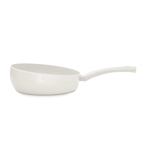 Product image of Flip frypan 26cm. Part of the MATTE CREAM- GOLD . Features: • Material: pressed aluminum with non-stick titanPro coating • Flip frypan Ø26 cm 2,8L • Color: matt cream- gold. (Studio view). Official Berlinger Haus product, boosted by Promintra sl.