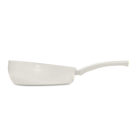 Product image of Flip frypan 26cm. Part of the MATTE CREAM- GOLD . Features: • Material: pressed aluminum with non-stick titanPro coating • Flip frypan Ø26 cm 2,8L • Color: matt cream- gold. (Studio view). Official Berlinger Haus product, boosted by Promintra sl.