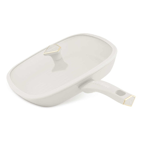 Product image of Grill pan with lid 28cm. Part of the MATTE CREAM- GOLD . Features: • Material: forged aluminum with non-stick titanPro coating • Grill pan with lid Ø28*4,1 cm 2,1L • Color: matt cream- gold. (Studio view). Official Berlinger Haus product, boosted by Promintra sl.