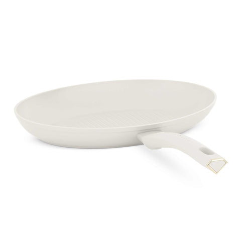Product image of Fish pan 35x25cm. Part of the MATTE CREAM- GOLD . Features: • Material: forged aluminum with non-stick titanPro coating • Fish pan Ø35*25*4,5 cm • Color: matt cream- gold. (Studio view). Official Berlinger Haus product, boosted by Promintra sl.