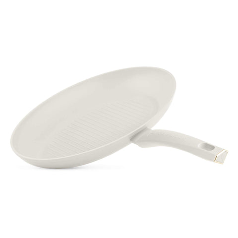 Product image of Fish pan 35x25cm. Part of the MATTE CREAM- GOLD . Features: • Material: forged aluminum with non-stick titanPro coating • Fish pan Ø35*25*4,5 cm • Color: matt cream- gold. (Studio view). Official Berlinger Haus product, boosted by Promintra sl.