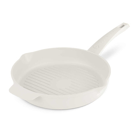 Imatge del producte de la graella rodona de 2 boques de 26 cm. Forma part de la sèrie MATTE CREAM-GOLD. Característiques: • Material: alumini forjat amb recobriment antiadherent TitanPro • Graella de Ø26 cm • Color: mat crema-daurat. (Vista d'estudi). Producte oficial de Berlinger, impulsat per Promintra sl.