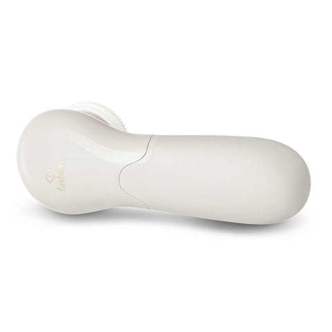 Product image of 3in1 facial cleanser. Part of the MATTE CREAM- GOLD . Features: • Size: 169*60*74 mm • 3 different brush heads: • Cleaning & clearing brush • Deep cleaning brush • Silicone cleaning brush • Batteries: 2 pcs AA (.... (Studio view). Official Berlinger Haus product, boosted by Promintra sl.